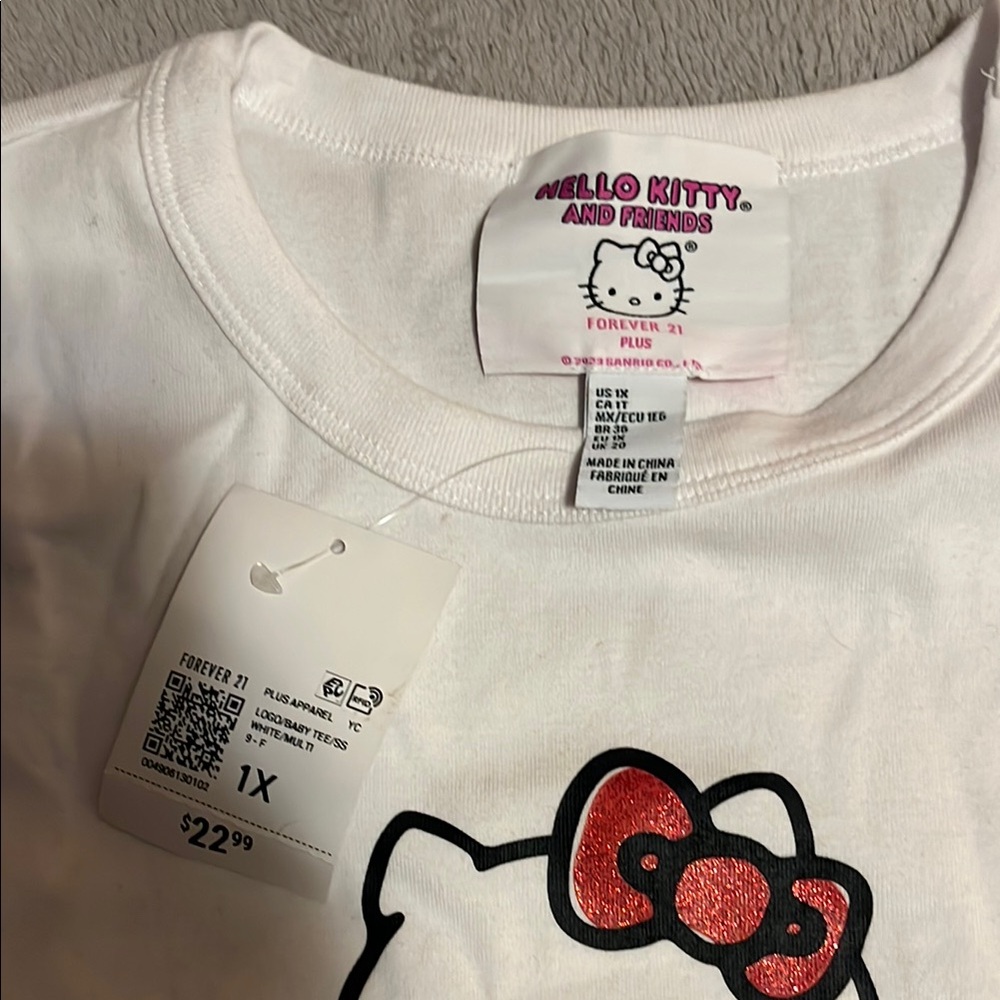 NWT Hello Kitty White Short Sleeve Crop Tee - Picture 2 of 3